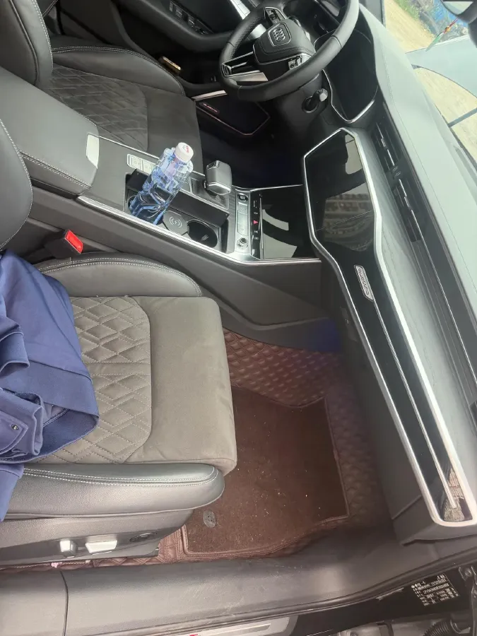 2024 Audi A6L 2.0T 245HP L4 7DCT,autocango,china used car exporter,china ev exporter,chinese used car exporter,chinese used ev exporter