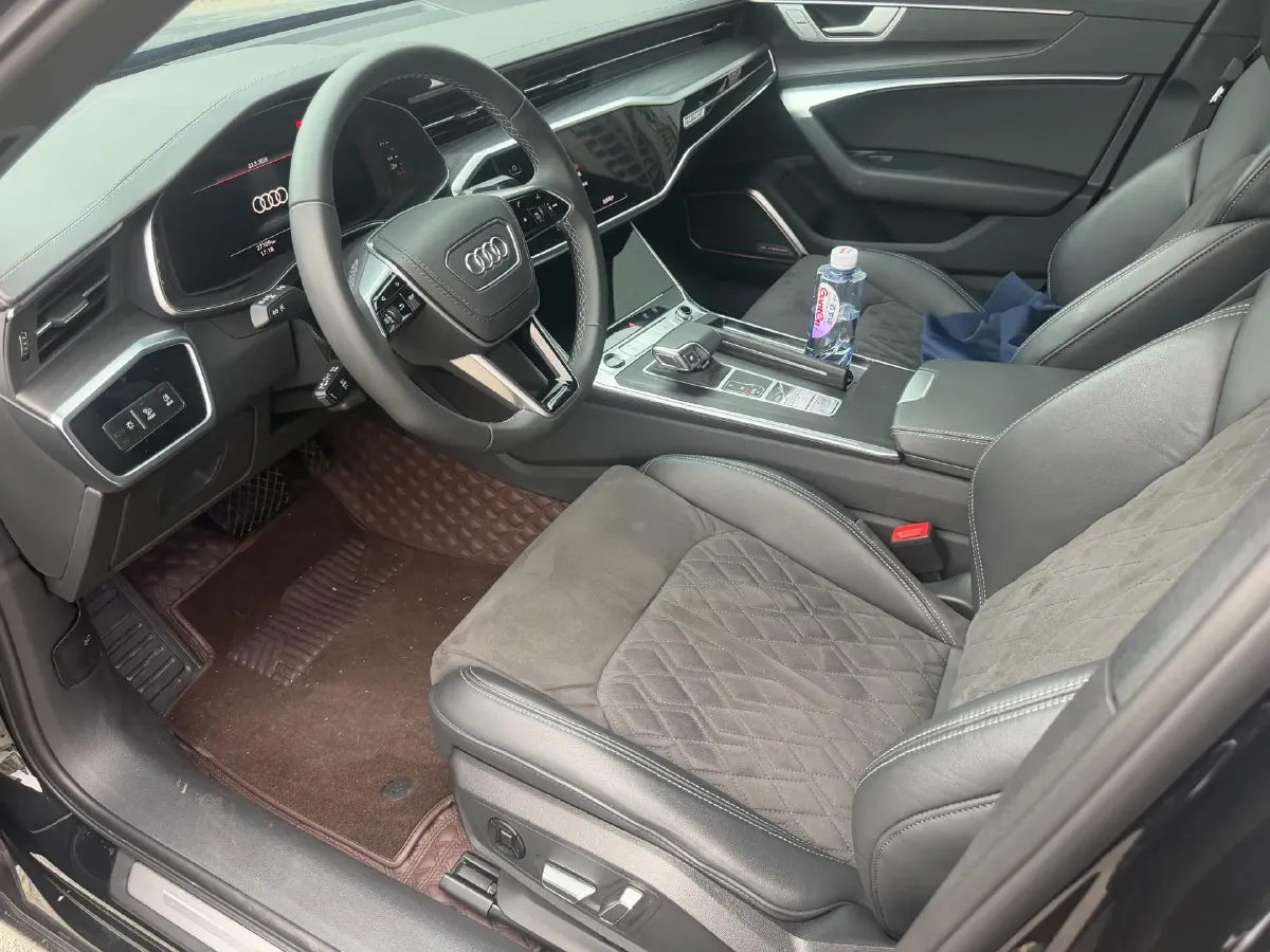 2024 Audi A6L 2.0T 245HP L4 7DCT,autocango,china used car exporter,china ev exporter,chinese used car exporter,chinese used ev exporter