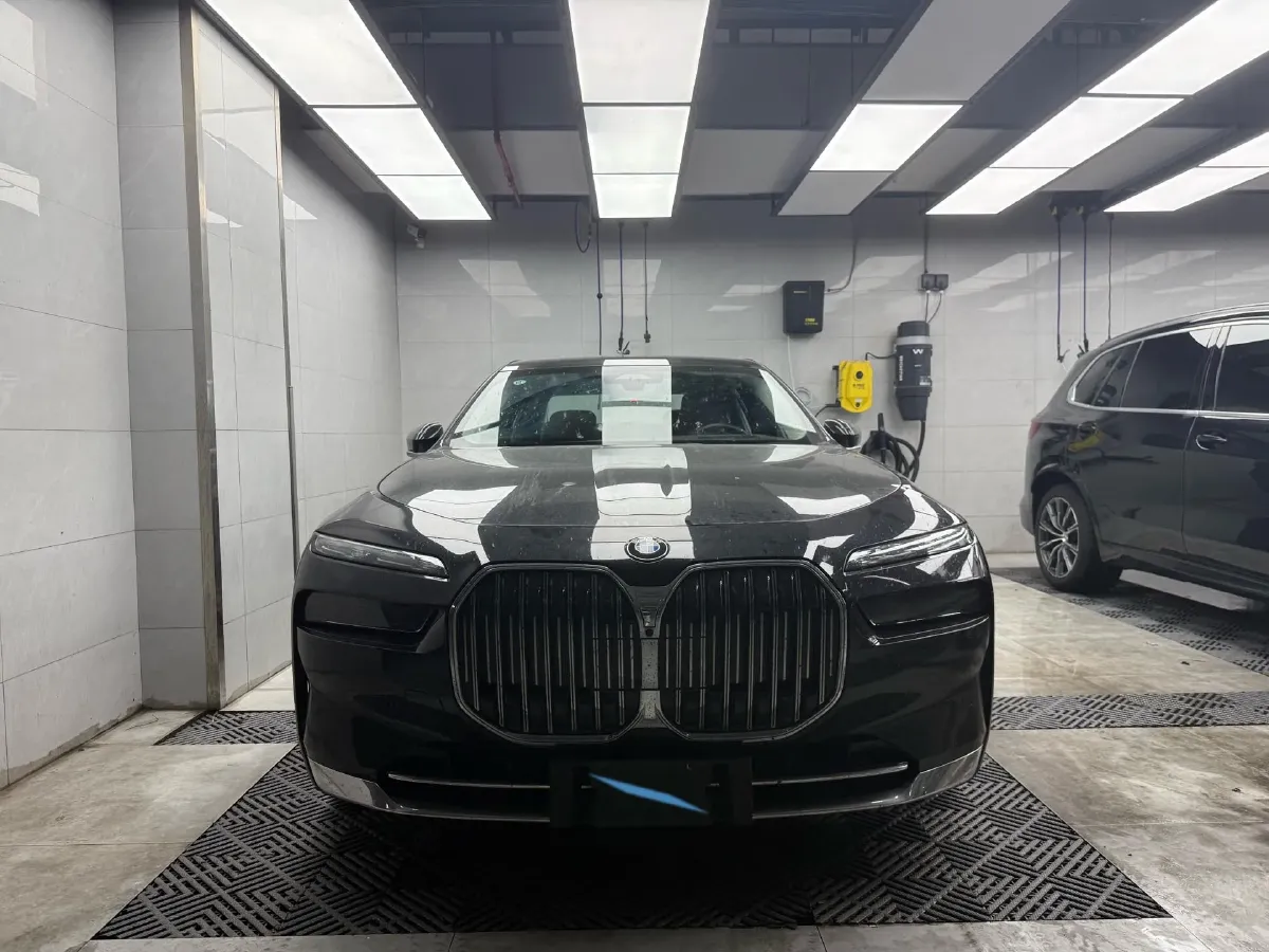 2023 BMW 7 Series 3.0T 381HP L6 8AT,autocango,china used car exporter,china ev exporter,chinese used car exporter,chinese used ev exporter