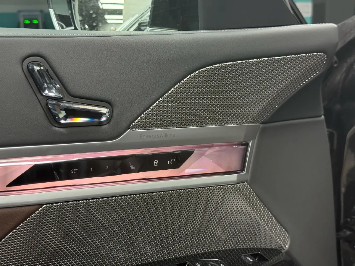 2023 BMW 7 Series 3.0T 381HP L6 8AT,autocango,china used car exporter,china ev exporter,chinese used car exporter,chinese used ev exporter