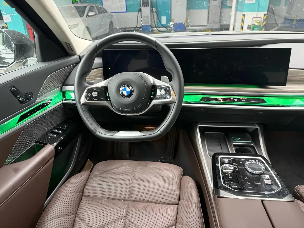 2023 BMW 7 Series 3.0T 381HP L6 8AT,autocango,china used car exporter,china ev exporter,chinese used car exporter,chinese used ev exporter