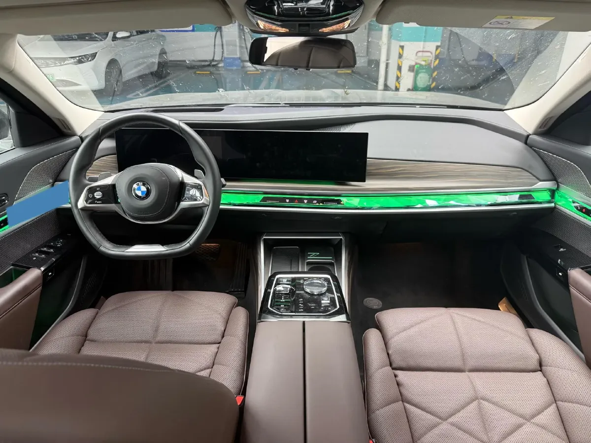 2023 BMW 7 Series 3.0T 381HP L6 8AT,autocango,china used car exporter,china ev exporter,chinese used car exporter,chinese used ev exporter