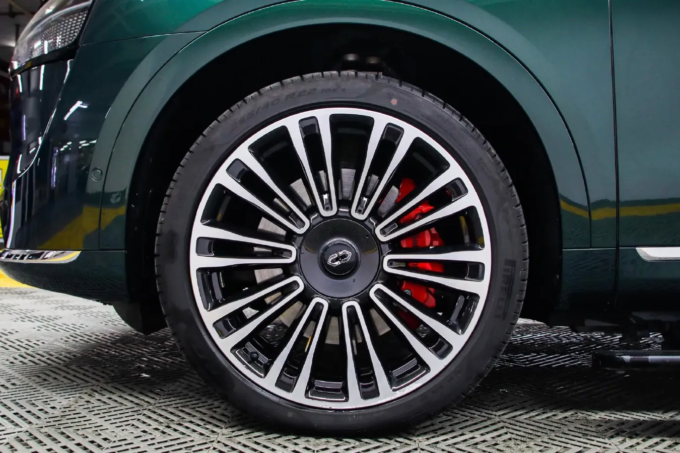 2024 AITO AITO M9 1.5T 152HP L4 REEV 42KWH,autocango,china used car exporter,china ev exporter,chinese used car exporter,chinese used ev exporter