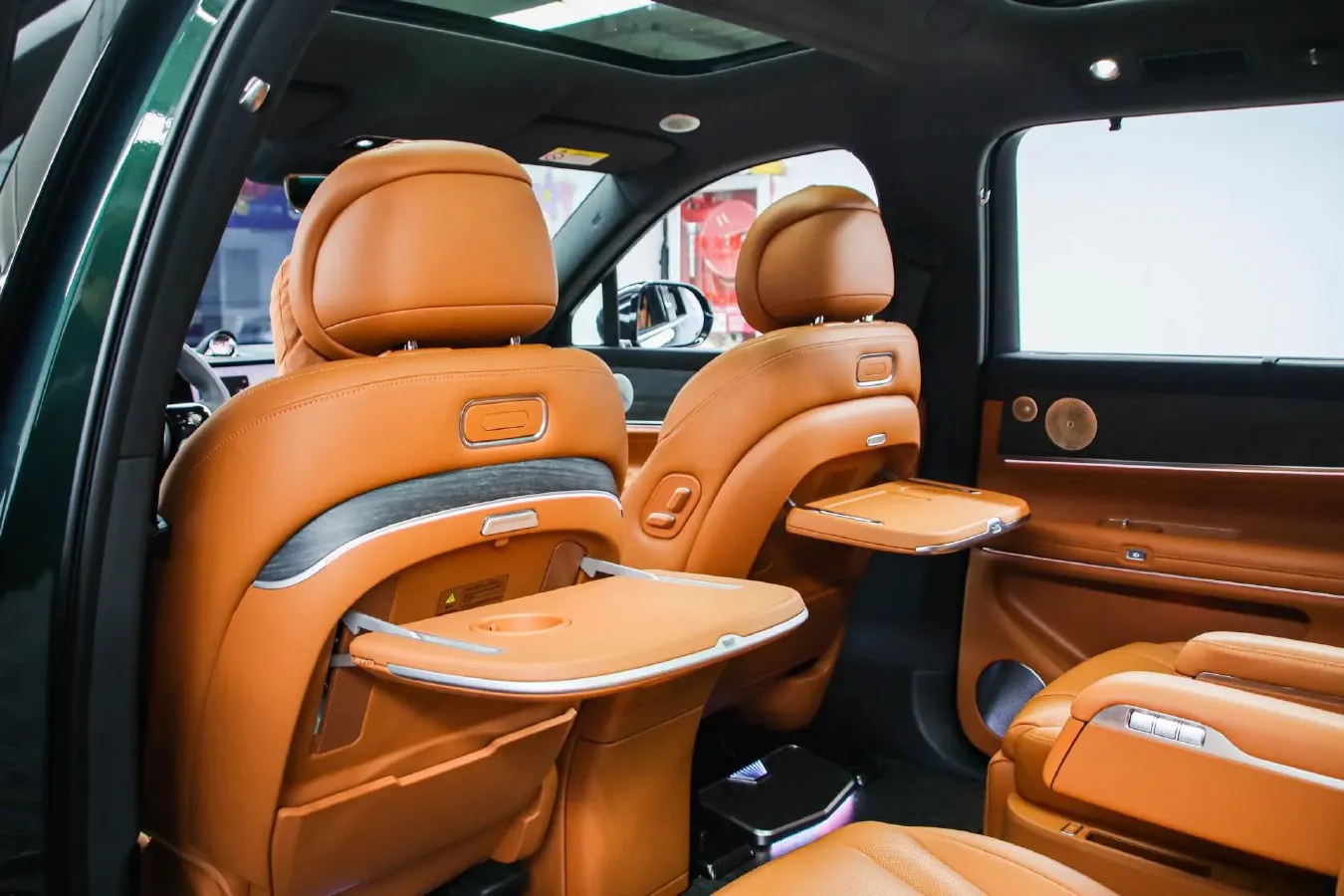 2024 AITO AITO M9 1.5T 152HP L4 REEV 42KWH,autocango,china used car exporter,china ev exporter,chinese used car exporter,chinese used ev exporter