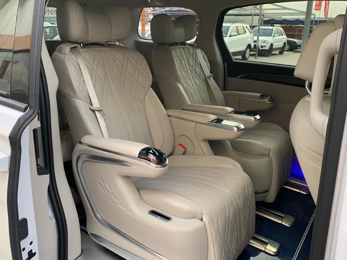 2023 Buick GL8 2.0T 237HP L4 9AT,autocango,china used car exporter,china ev exporter,chinese used car exporter,chinese used ev exporter