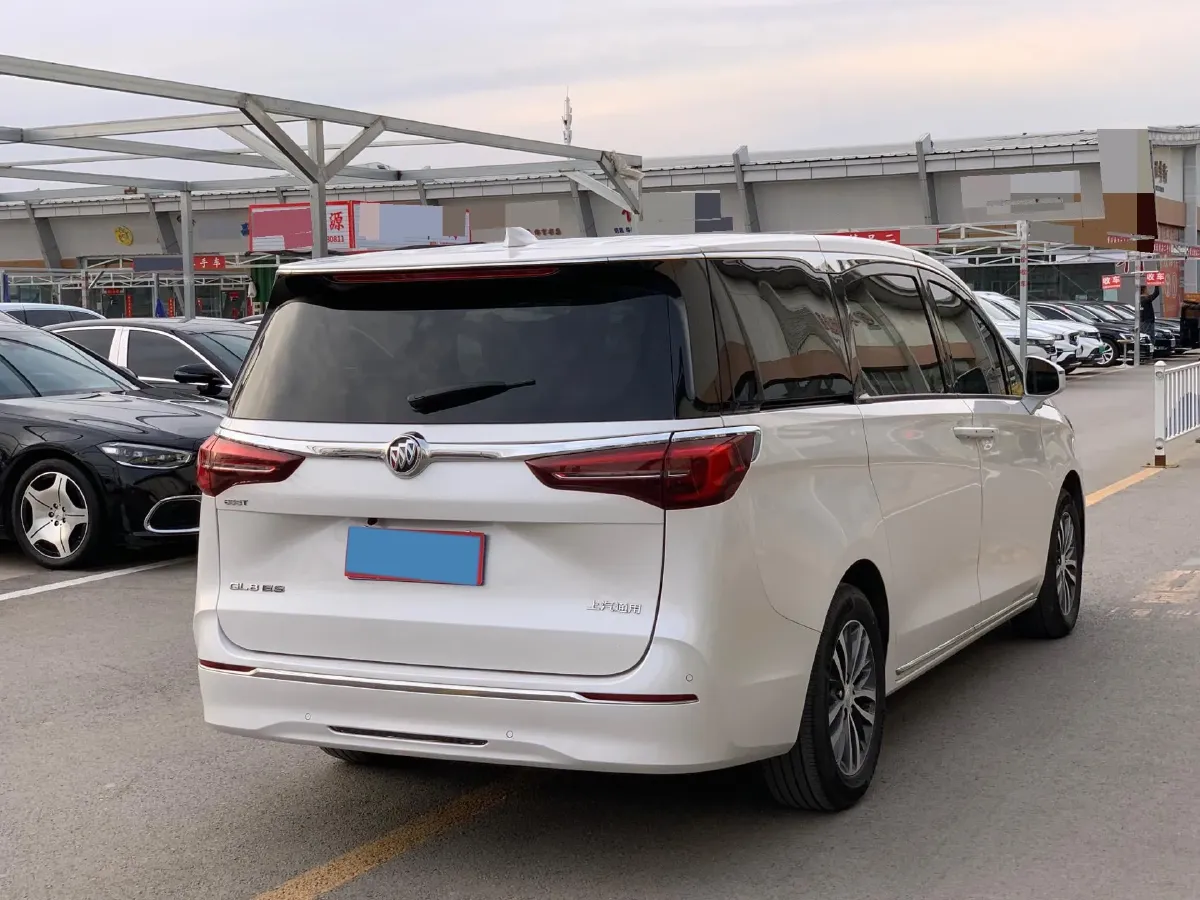 2023 Buick GL8 2.0T 237HP L4 9AT,autocango,china used car exporter,china ev exporter,chinese used car exporter,chinese used ev exporter