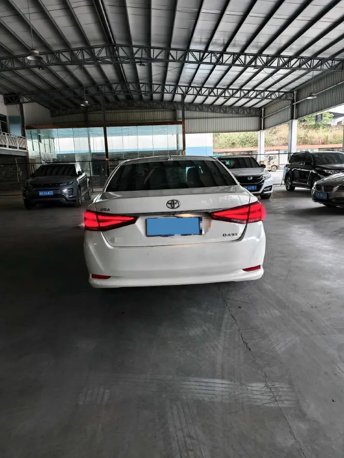 2017 Toyota Crown 2.0T 235HP L4 8AT,autocango,china used car exporter,china ev exporter,chinese used car exporter,chinese used ev exporter
