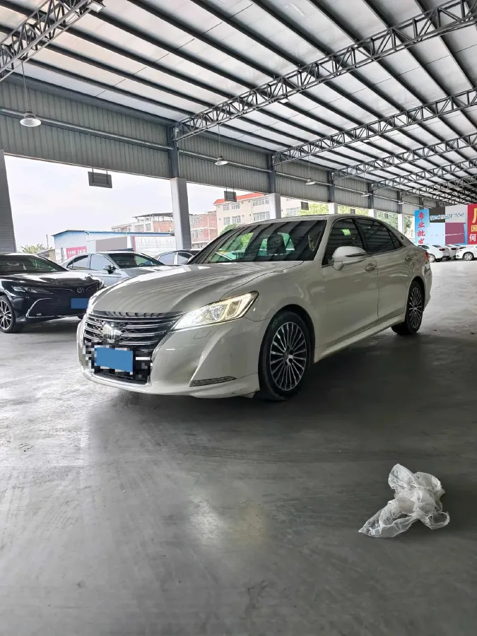 2017 Toyota Crown 2.0T 235HP L4 8AT,autocango,china used car exporter,china ev exporter,chinese used car exporter,chinese used ev exporter