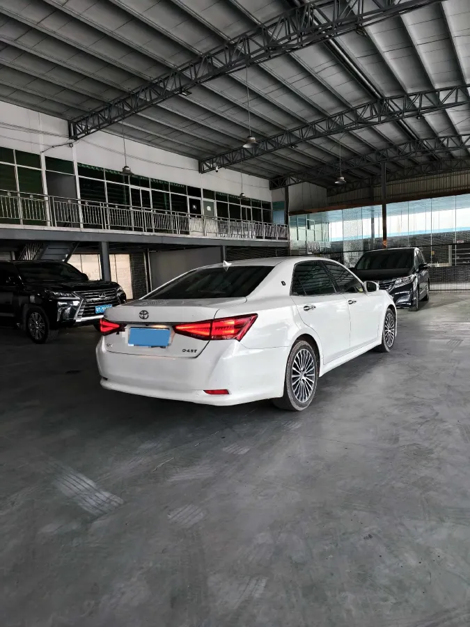 2017 Toyota Crown 2.0T 235HP L4 8AT,autocango,china used car exporter,china ev exporter,chinese used car exporter,chinese used ev exporter
