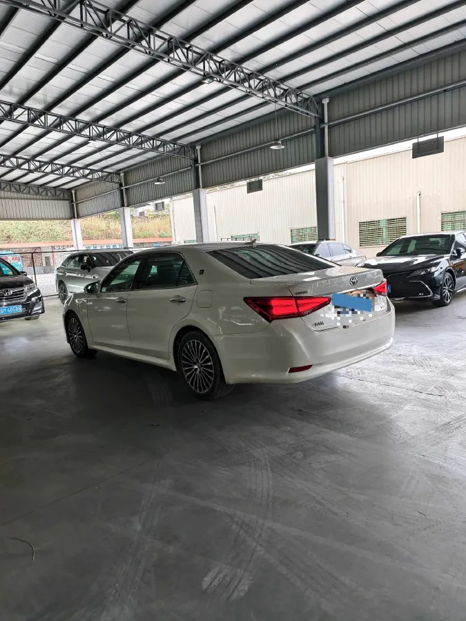2017 Toyota Crown 2.0T 235HP L4 8AT,autocango,china used car exporter,china ev exporter,chinese used car exporter,chinese used ev exporter
