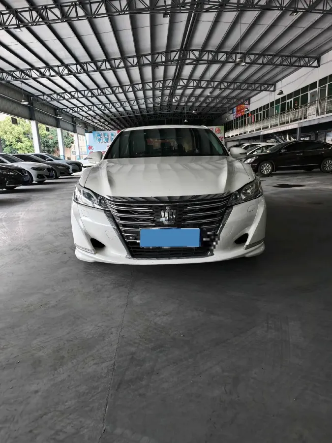 2017 Toyota Crown 2.0T 235HP L4 8AT,autocango,china used car exporter,china ev exporter,chinese used car exporter,chinese used ev exporter