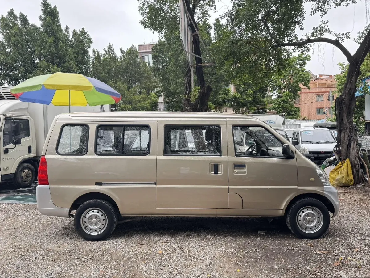 2017 WuLing RongGuang 1.5L 107HP L4 5MT,autocango,china used car exporter,china ev exporter,chinese used car exporter,chinese used ev exporter