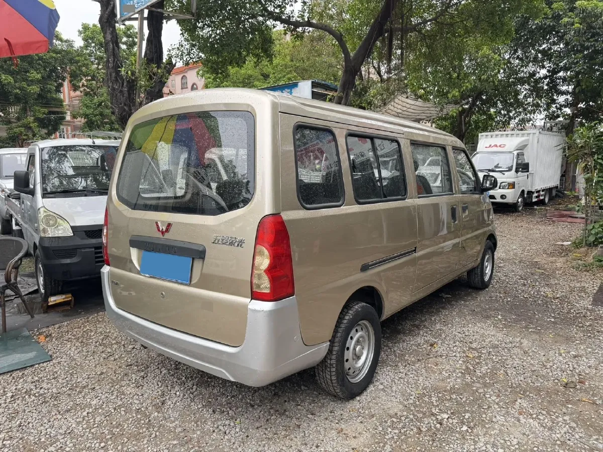 2017 WuLing RongGuang 1.5L 107HP L4 5MT,autocango,china used car exporter,china ev exporter,chinese used car exporter,chinese used ev exporter