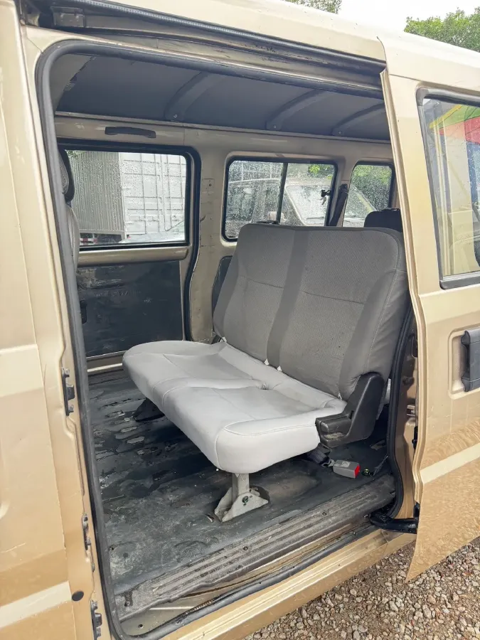 2017 WuLing RongGuang 1.5L 107HP L4 5MT,autocango,china used car exporter,china ev exporter,chinese used car exporter,chinese used ev exporter