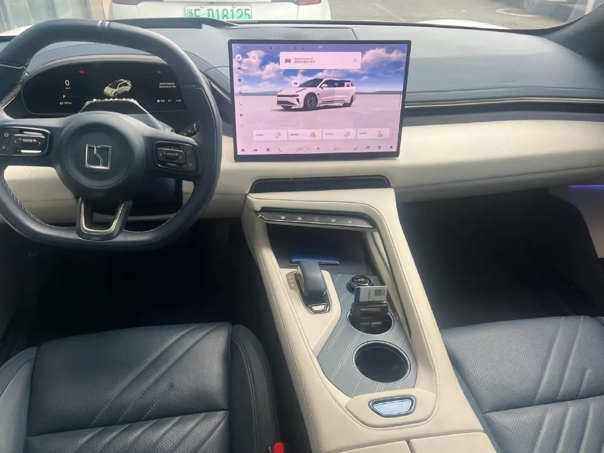 2025 Zeekr 001 BEV 100KWH,autocango,china used car exporter,china ev exporter,chinese used car exporter,chinese used ev exporter