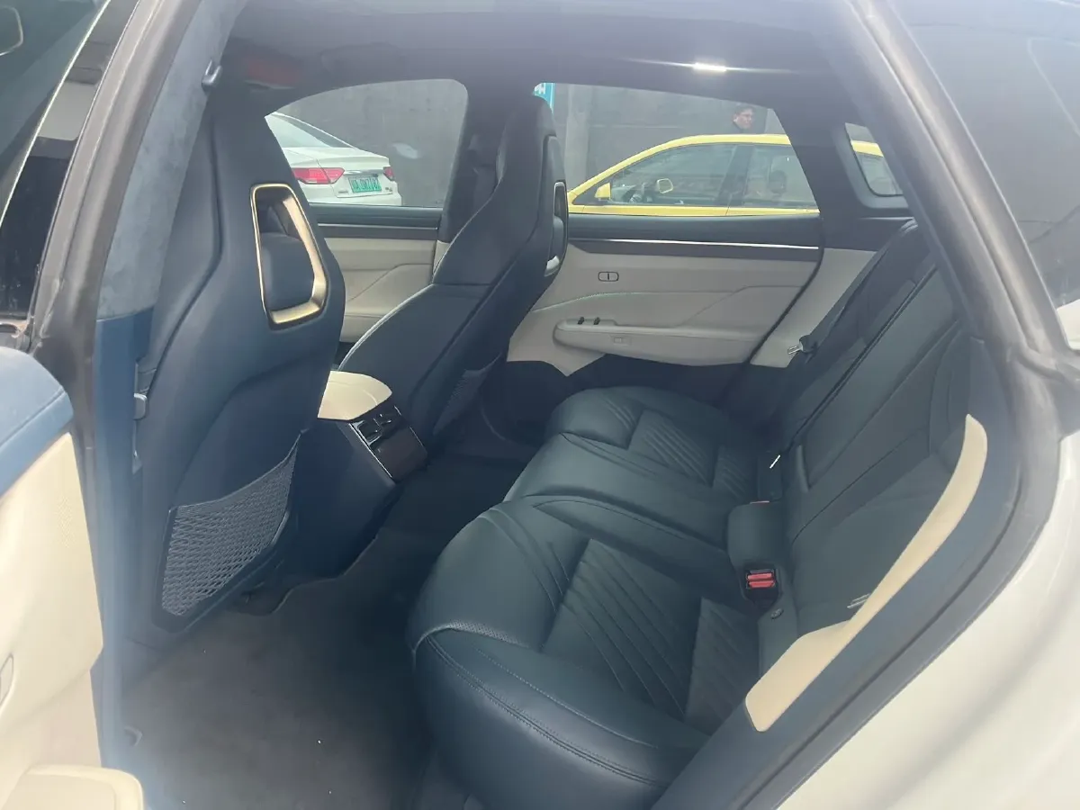 2025 Zeekr 001 BEV 100KWH,autocango,china used car exporter,china ev exporter,chinese used car exporter,chinese used ev exporter