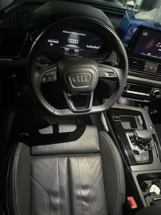 2022 Audi Q5L 2.0T 190HP L4 7DCT,autocango,china used car exporter,china ev exporter,chinese used car exporter,chinese used ev exporter