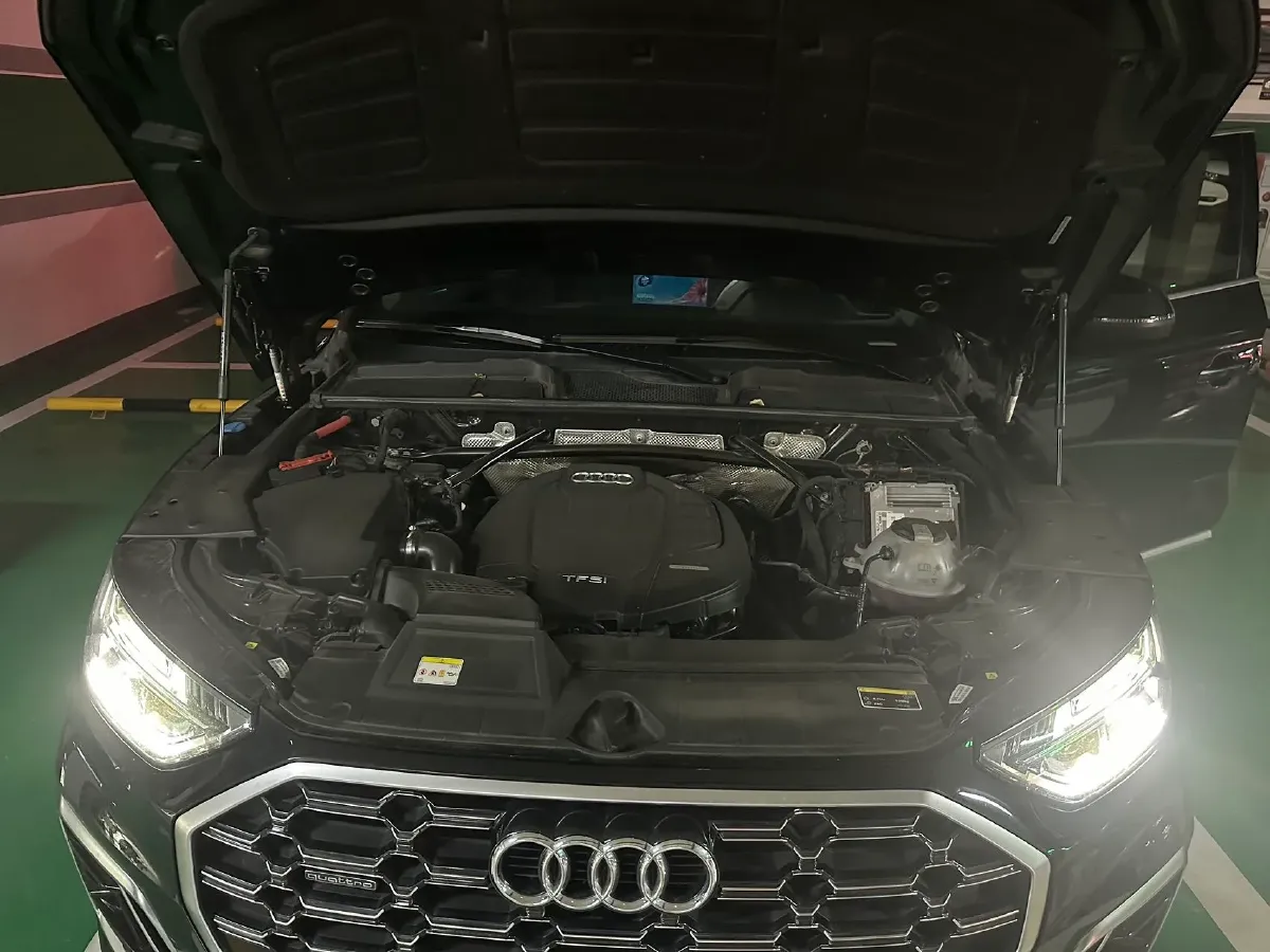 2022 Audi Q5L 2.0T 190HP L4 7DCT,autocango,china used car exporter,china ev exporter,chinese used car exporter,chinese used ev exporter