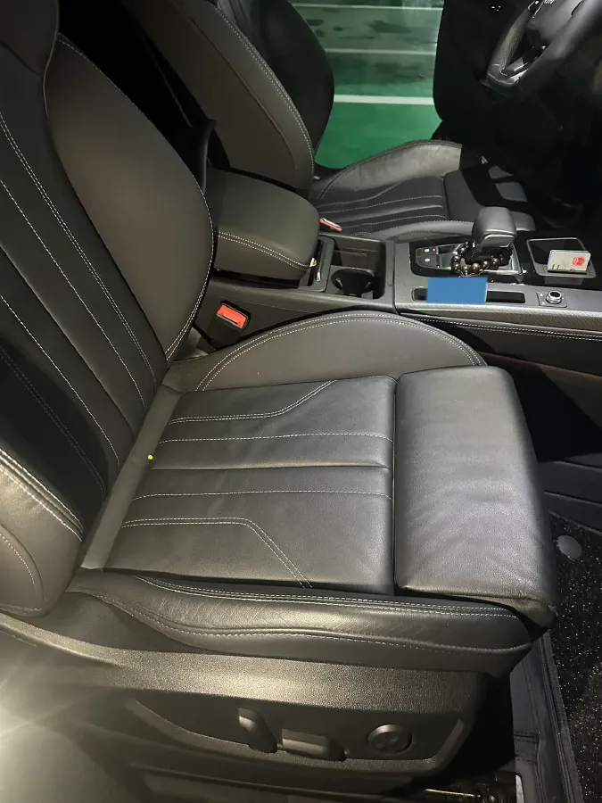 2022 Audi Q5L 2.0T 190HP L4 7DCT,autocango,china used car exporter,china ev exporter,chinese used car exporter,chinese used ev exporter