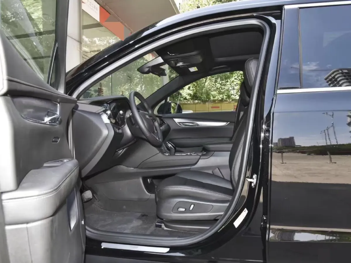 2022 Cadillac XT6 2.0T 237HP L4 9AT,autocango,china used car exporter,china ev exporter,chinese used car exporter,chinese used ev exporter