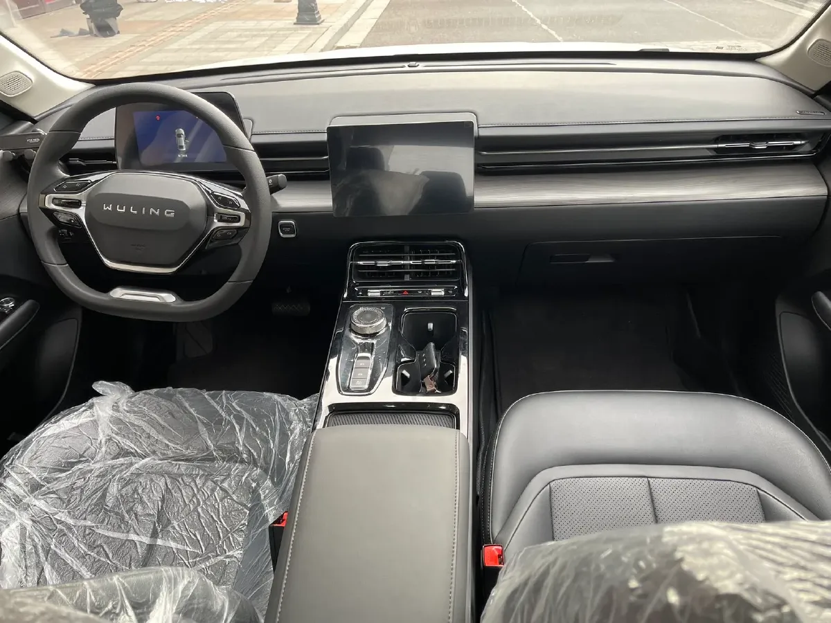 2023 WuLing XingGuang 1.5L 106HP L4 E-CVT PHEV 9.5KWH,autocango,china used car exporter,china ev exporter,chinese used car exporter,chinese used ev exporter