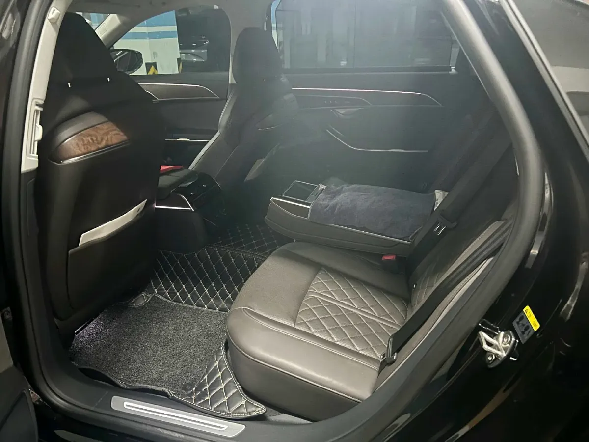 2021 Audi A8 3.0T 340HP V6 8AT,autocango,china used car exporter,china ev exporter,chinese used car exporter,chinese used ev exporter