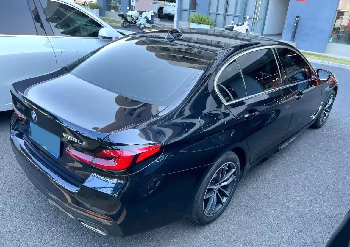 2022 BMW 5 Series 2.0T 184HP L4 8AT,autocango,china used car exporter,china ev exporter,chinese used car exporter,chinese used ev exporter
