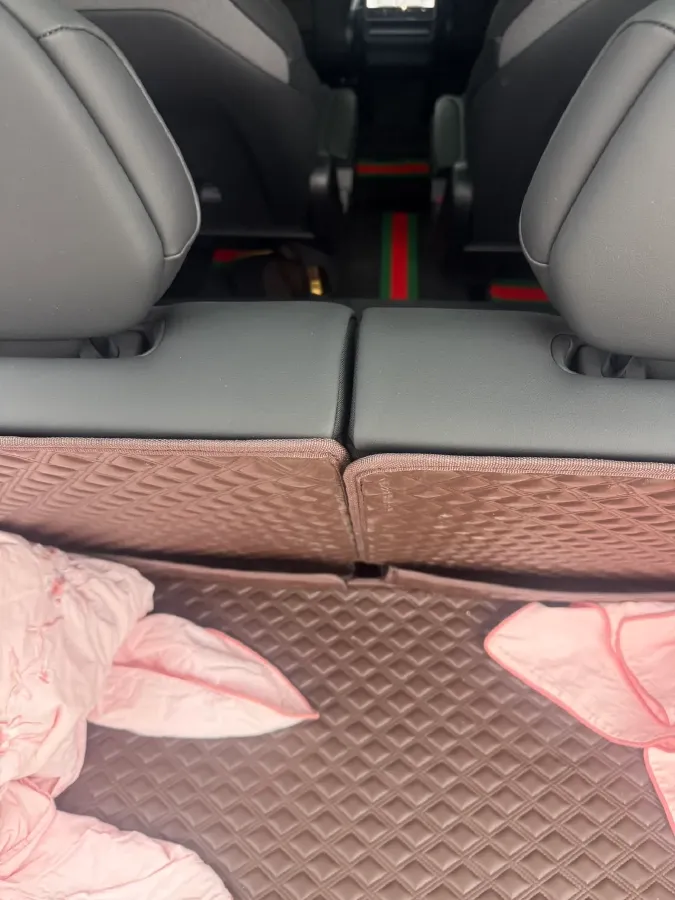 2025 Tesla Model Y L BEV,autocango,china used car exporter,china ev exporter,chinese used car exporter,chinese used ev exporter