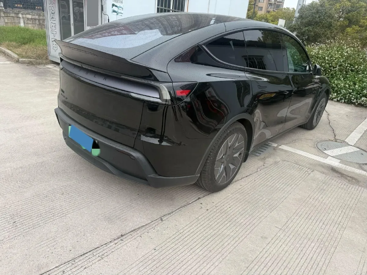 2025 Tesla Model Y L BEV,autocango,china used car exporter,china ev exporter,chinese used car exporter,chinese used ev exporter