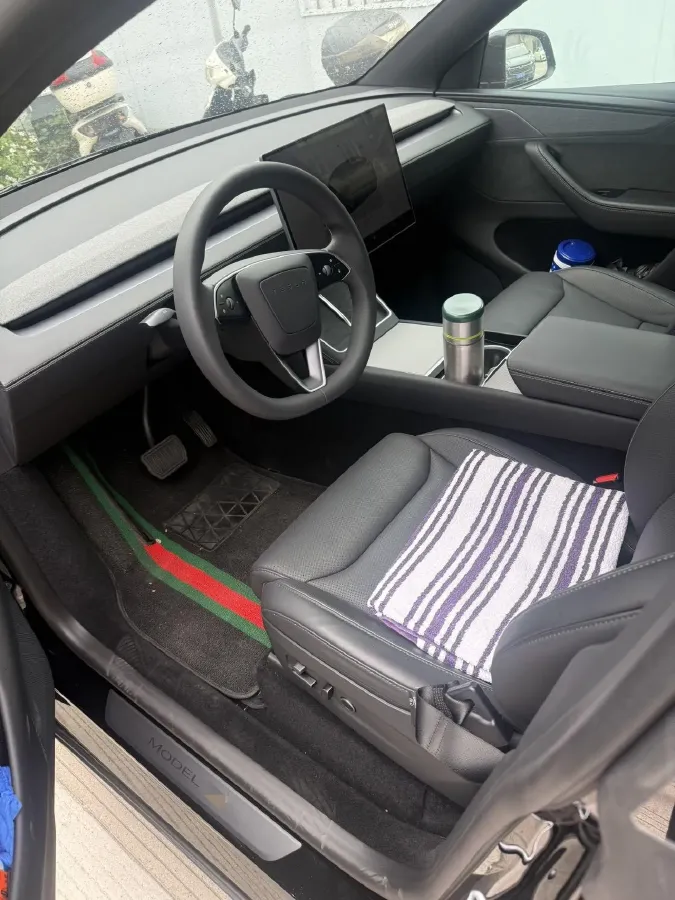 2025 Tesla Model Y L BEV,autocango,china used car exporter,china ev exporter,chinese used car exporter,chinese used ev exporter