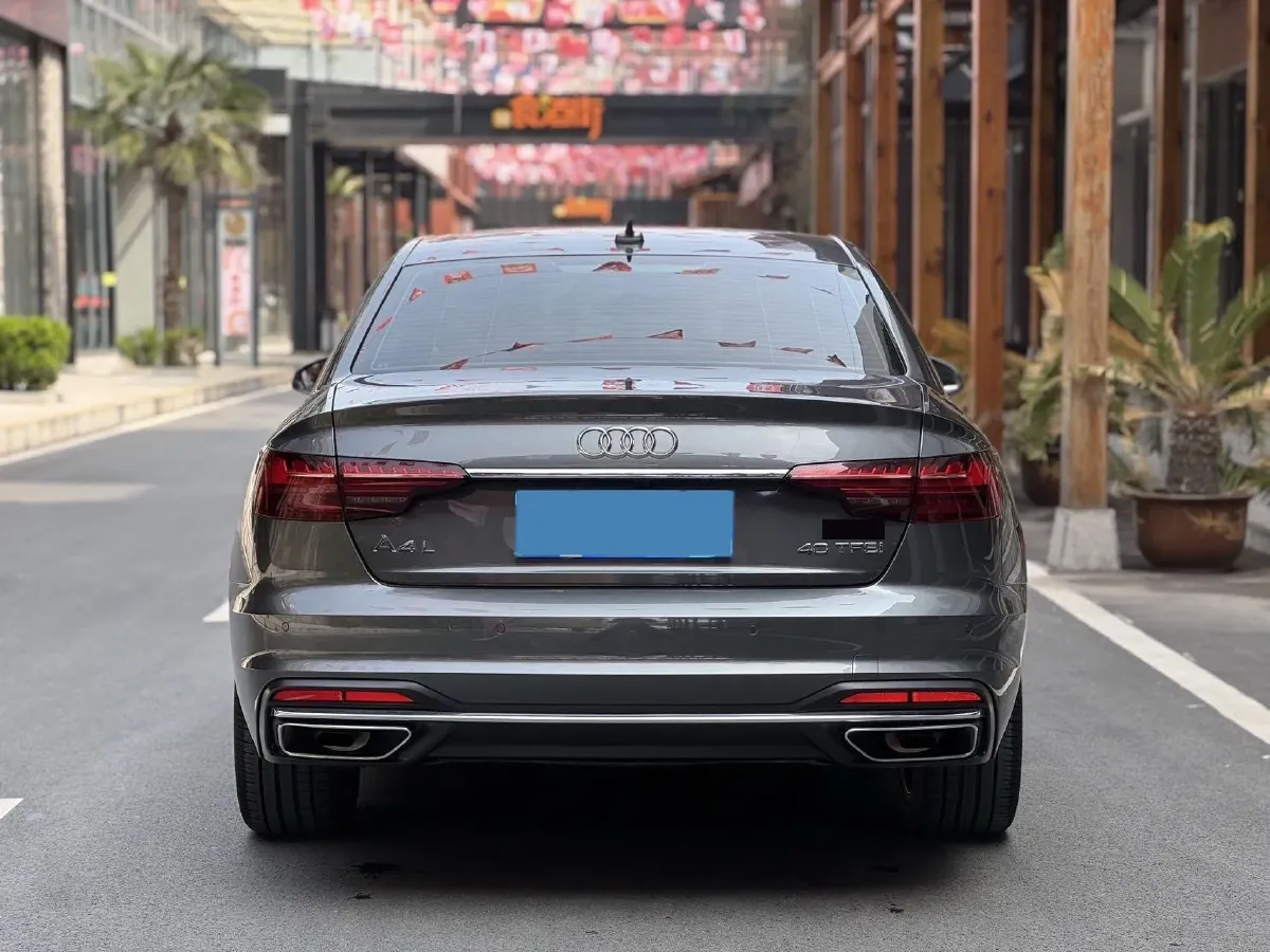 2022 Audi A4L 2.0T 190HP L4 7DCT,autocango,china used car exporter,china ev exporter,chinese used car exporter,chinese used ev exporter