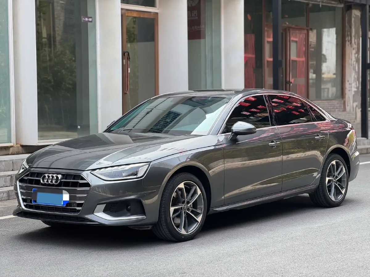 2022 Audi A4L 2.0T 190HP L4 7DCT,autocango,china used car exporter,china ev exporter,chinese used car exporter,chinese used ev exporter