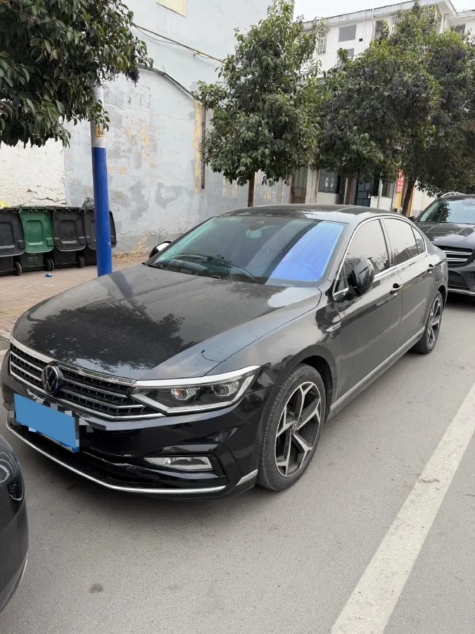 2023 Volkswagen Magotan 2.0T 186HP L4 7DCT,autocango,china used car exporter,china ev exporter,chinese used car exporter,chinese used ev exporter