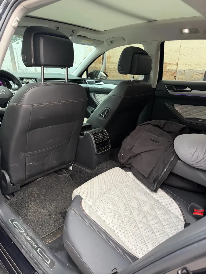 2023 Volkswagen Magotan 2.0T 186HP L4 7DCT,autocango,china used car exporter,china ev exporter,chinese used car exporter,chinese used ev exporter