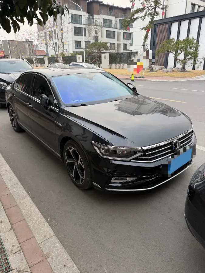 2023 Volkswagen Magotan 2.0T 186HP L4 7DCT,autocango,china used car exporter,china ev exporter,chinese used car exporter,chinese used ev exporter