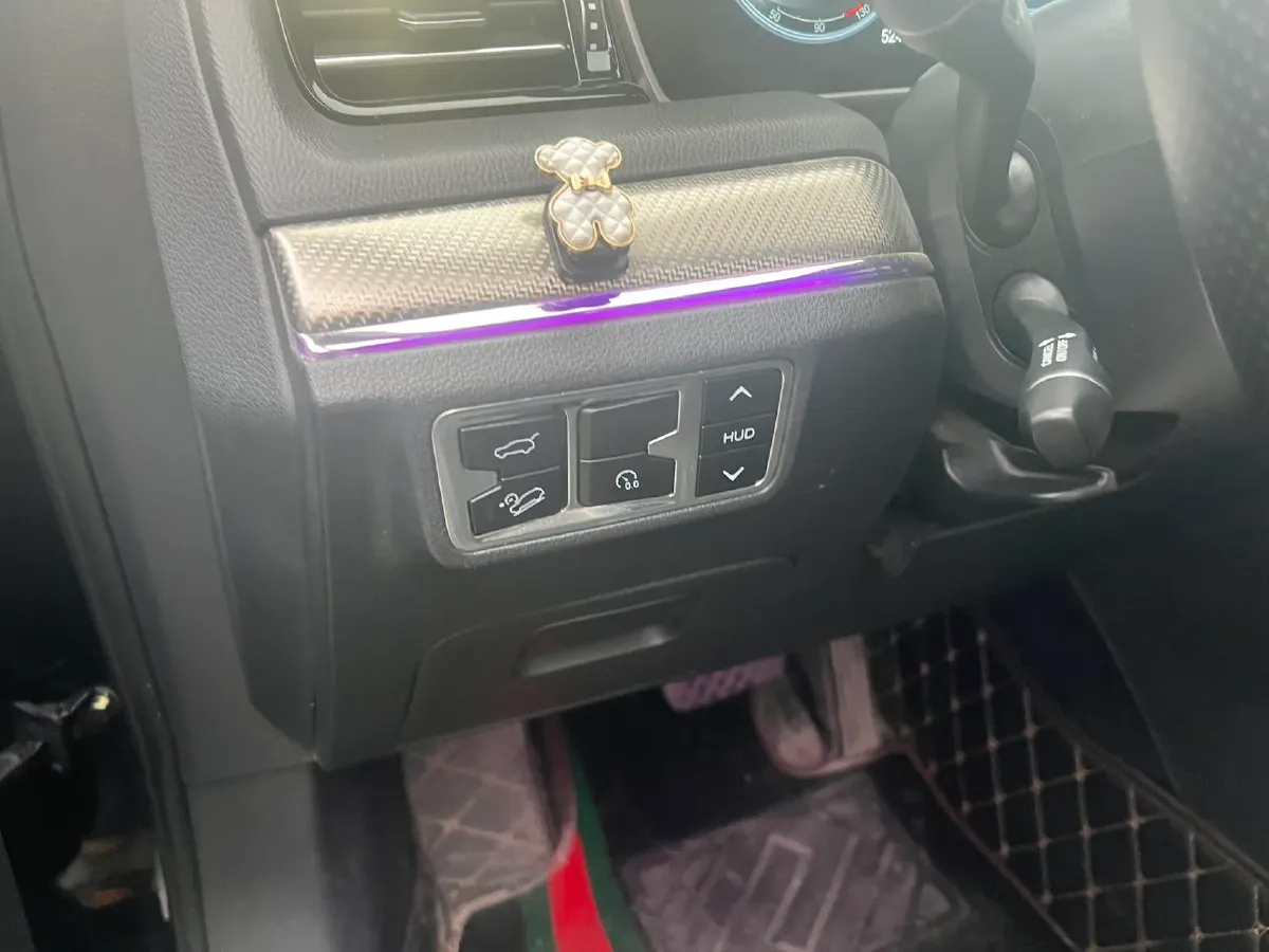 2022 HongQi HS5 2.0T 224HP L4 6AT,autocango,china used car exporter,china ev exporter,chinese used car exporter,chinese used ev exporter