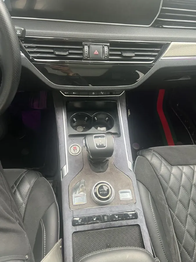 2022 HongQi HS5 2.0T 224HP L4 6AT,autocango,china used car exporter,china ev exporter,chinese used car exporter,chinese used ev exporter