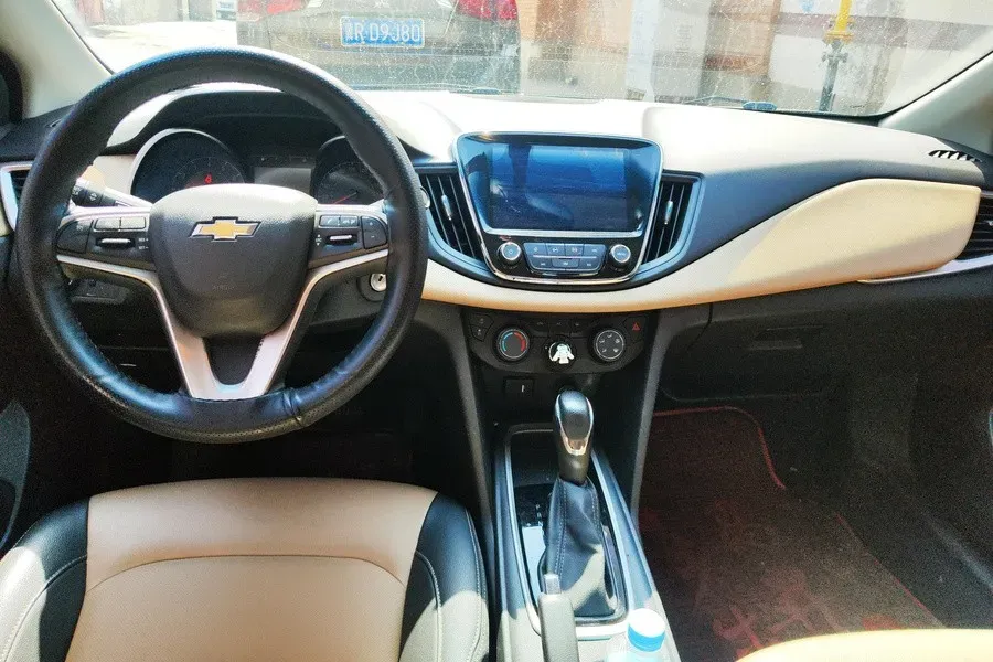 2021 Chevrolet Monza 1.5L 113HP L4 6AT,autocango,china used car exporter,china ev exporter,chinese used car exporter,chinese used ev exporter