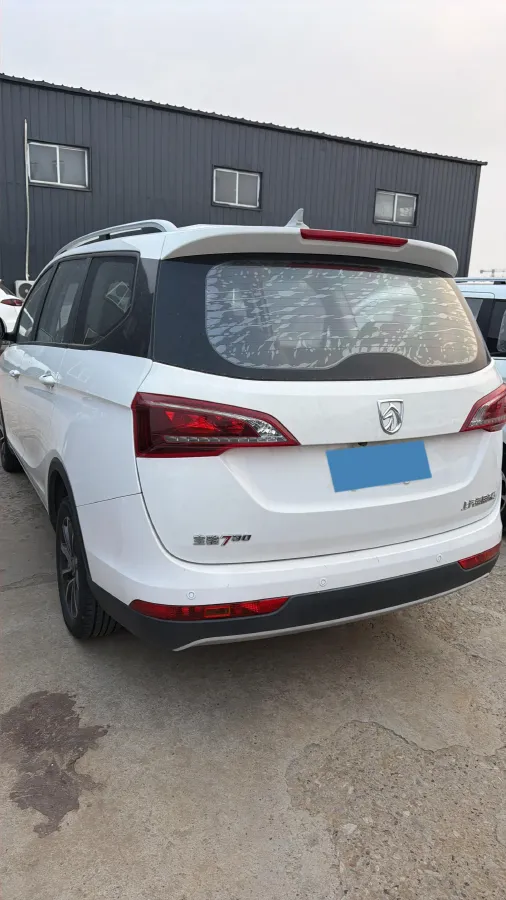 2019 BaoJun 730 1.5L 105HP L4 6MT,autocango,china used car exporter,china ev exporter,chinese used car exporter,chinese used ev exporter