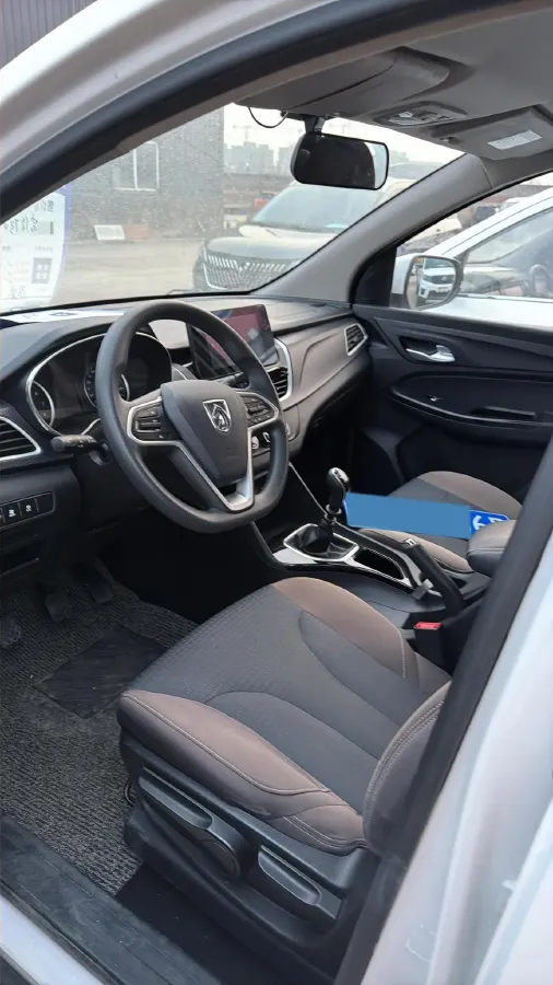 2019 BaoJun 730 1.5L 105HP L4 6MT,autocango,china used car exporter,china ev exporter,chinese used car exporter,chinese used ev exporter