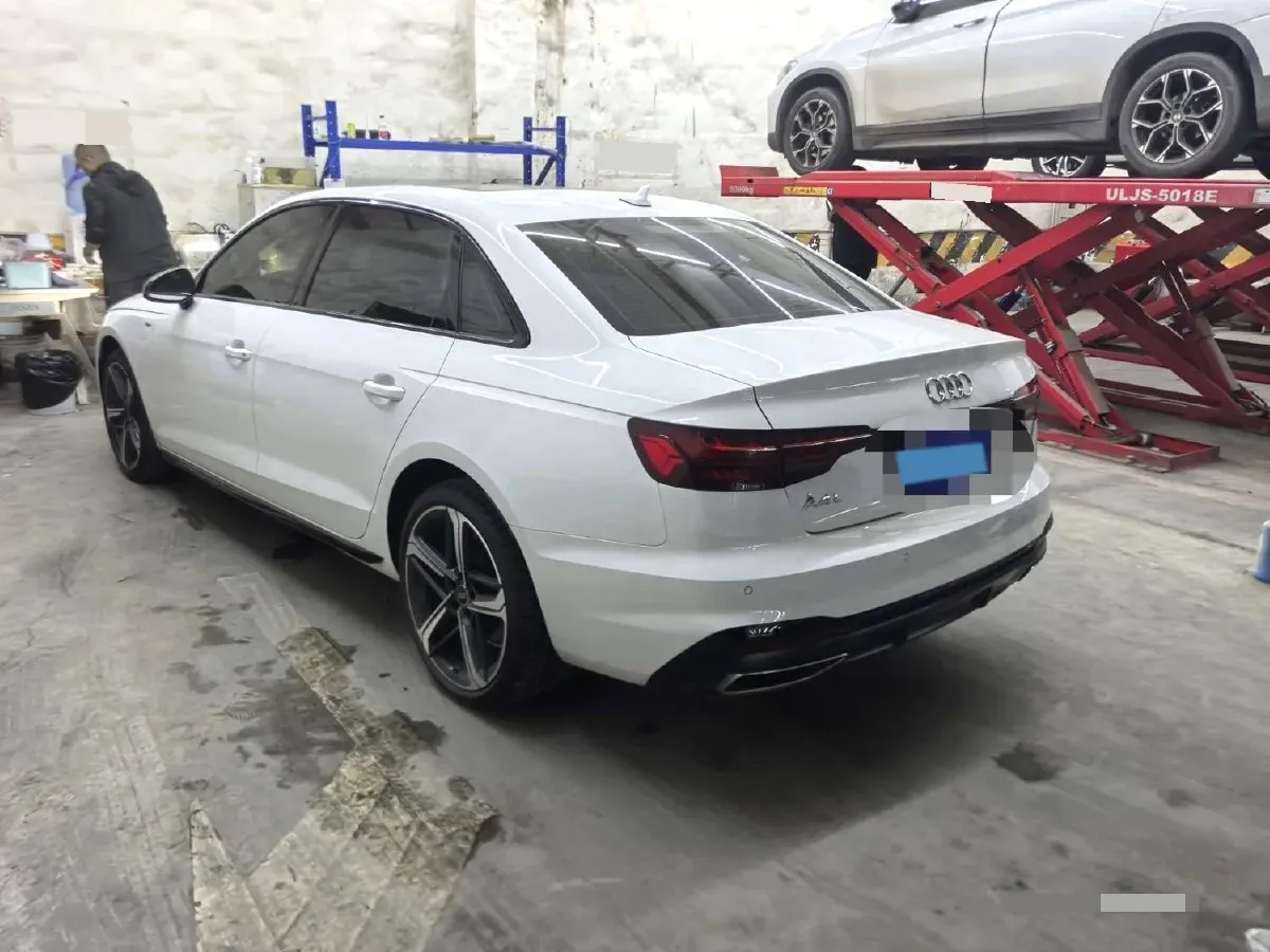 2023 Audi A4L 2.0T 190HP L4 7DCT,autocango,china used car exporter,china ev exporter,chinese used car exporter,chinese used ev exporter
