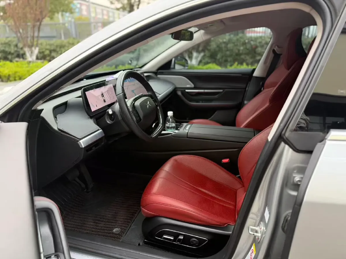 2020 DS 7 1.6T 215HP L4 8AT,autocango,china used car exporter,china ev exporter,chinese used car exporter,chinese used ev exporter