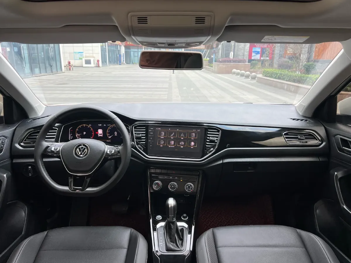 2022 Volkswagen T-Roc 1.4T 150HP L4 7DCT,autocango,china used car exporter,china ev exporter,chinese used car exporter,chinese used ev exporter