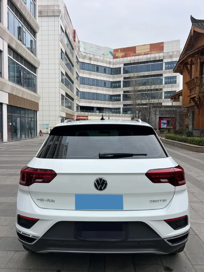 2022 Volkswagen T-Roc 1.4T 150HP L4 7DCT,autocango,china used car exporter,china ev exporter,chinese used car exporter,chinese used ev exporter