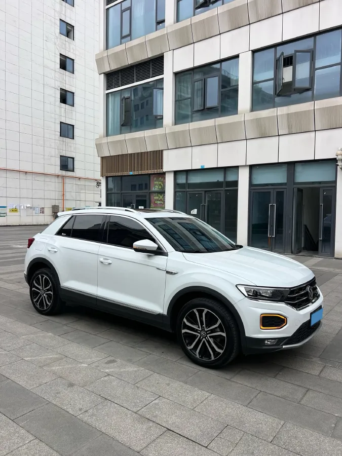 2022 Volkswagen T-Roc 1.4T 150HP L4 7DCT,autocango,china used car exporter,china ev exporter,chinese used car exporter,chinese used ev exporter