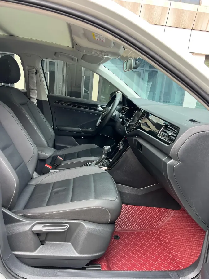 2022 Volkswagen T-Roc 1.4T 150HP L4 7DCT,autocango,china used car exporter,china ev exporter,chinese used car exporter,chinese used ev exporter