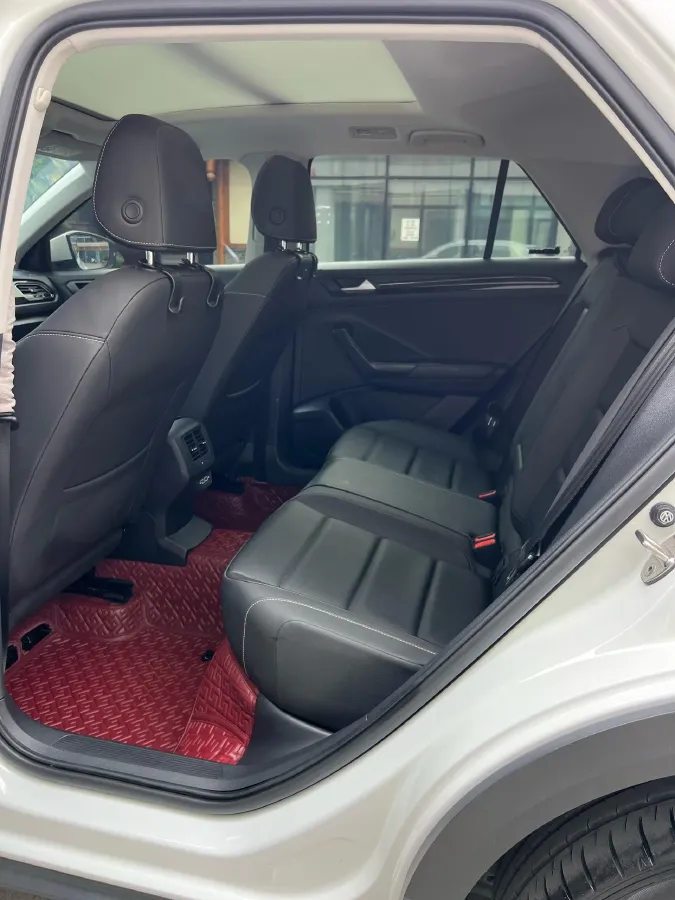 2022 Volkswagen T-Roc 1.4T 150HP L4 7DCT,autocango,china used car exporter,china ev exporter,chinese used car exporter,chinese used ev exporter