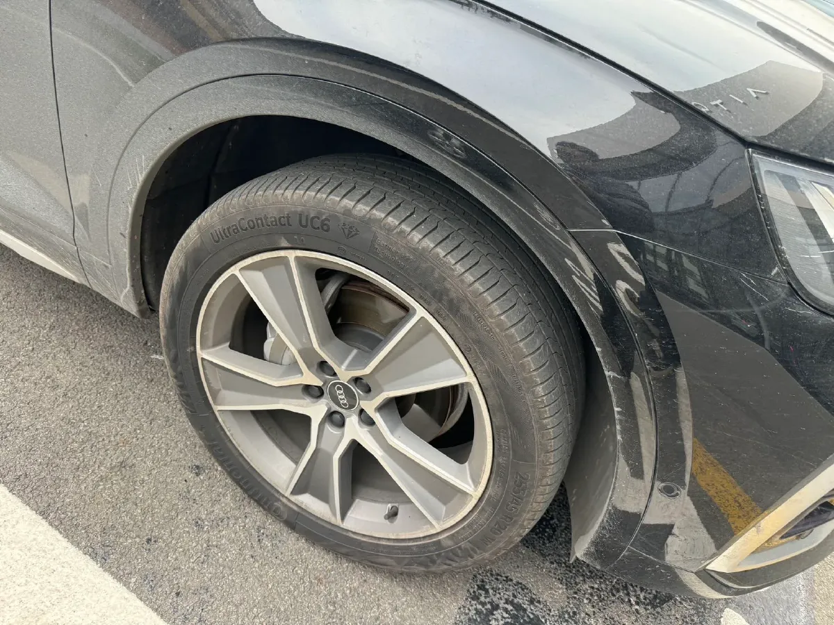 2021 Audi Q5L 2.0T 252HP L4 7DCT,autocango,china used car exporter,china ev exporter,chinese used car exporter,chinese used ev exporter