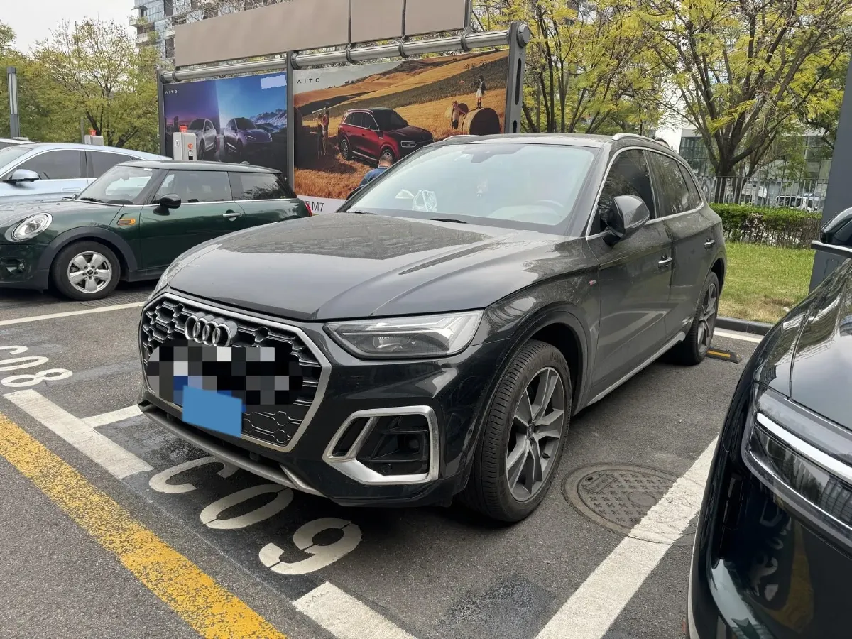 2021 Audi Q5L 2.0T 252HP L4 7DCT,autocango,china used car exporter,china ev exporter,chinese used car exporter,chinese used ev exporter