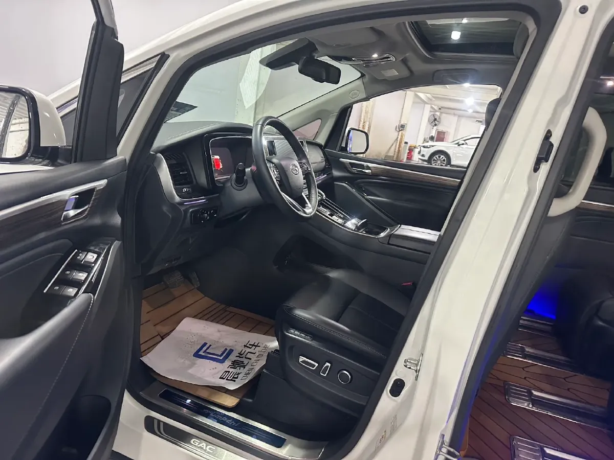 2021 GAC Trumpchi M8 2.0T 252HP L4 8AT,autocango,china used car exporter,china ev exporter,chinese used car exporter,chinese used ev exporter